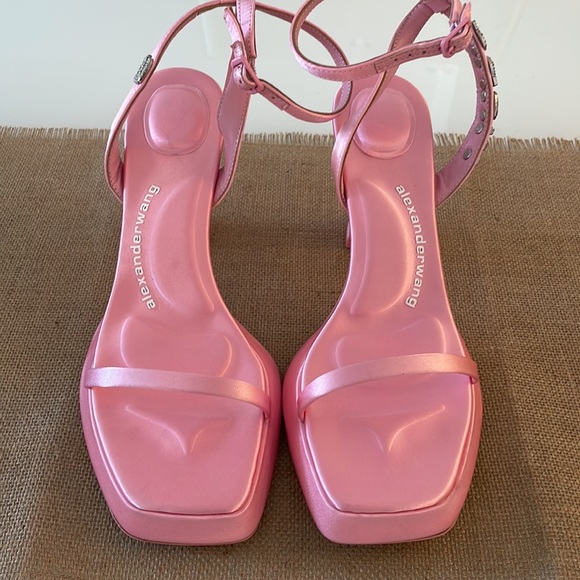 Pink sandals - Picture 2 of 16